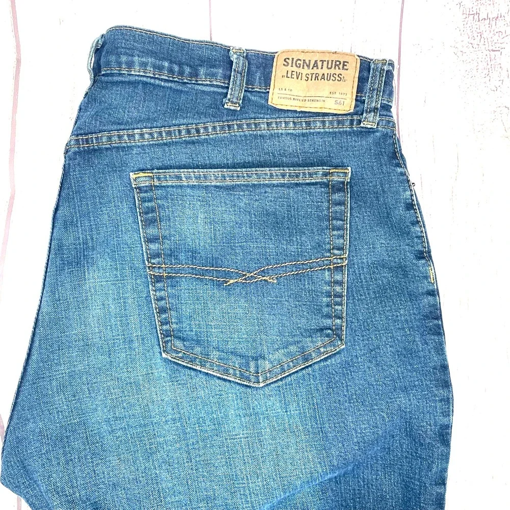 Levi Strauss Mens 561 Levis Blue Wash Jeans Size 40x32 Baggy Skater Straight Leg